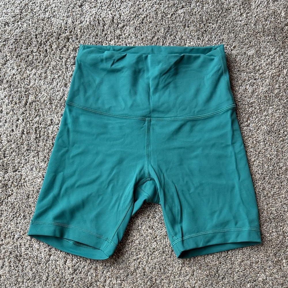 Lululemon women’s teal bike shorts size 4